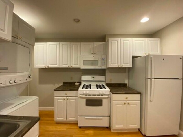 Primary Photo - 350 Allston St