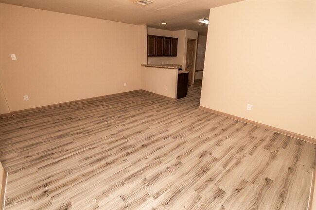 Building Photo - 6206 El Granate Dr