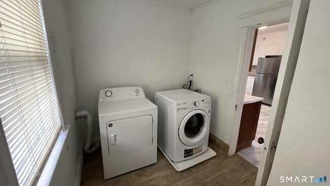 Building Photo - 58 E Pearl St