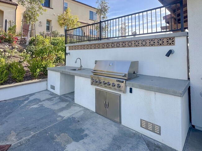 Building Photo - Beautiful Newer Construction,Townhome, 3 Bedroom / 2 Bathroom Home FOR RENT