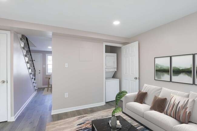 Building Photo - Charming 2-Bedroom Townhome in Baltimore C...