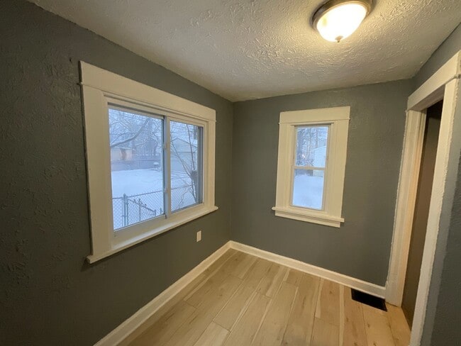 Building Photo - 12602 Thornhurst Ave