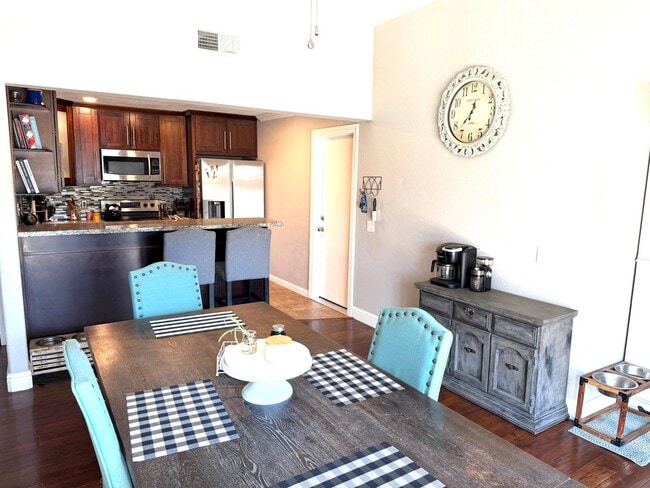 Building Photo - Desirable Home in Lincoln Village – A must see!