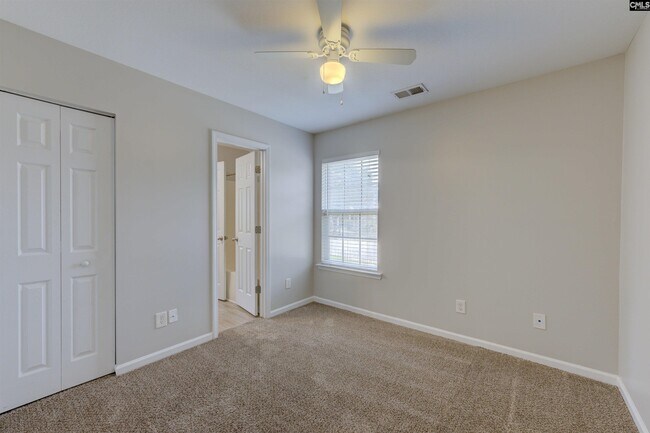 Building Photo - 628 Candytuft Ln