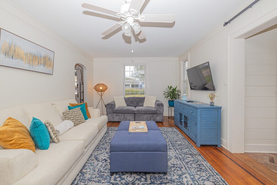 Building Photo - 1049 Buist Ave