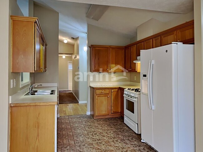 Building Photo - 3417 Summit Glen Dr