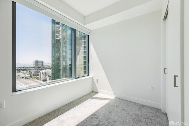 Building Photo - 280 Spear St
