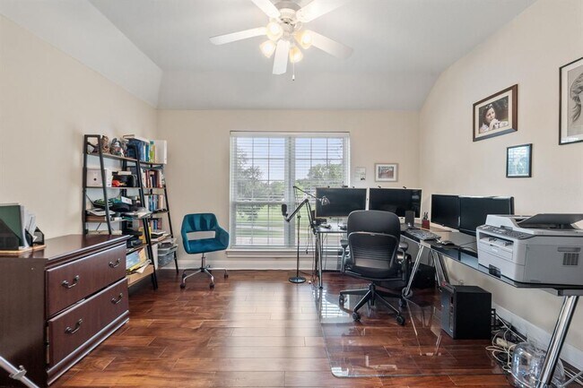 Building Photo - 2147 Hilton Head Dr