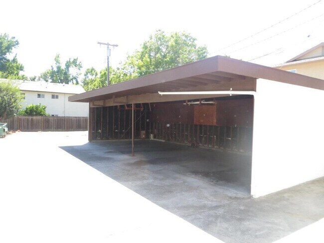Building Photo - 238 Erie Way