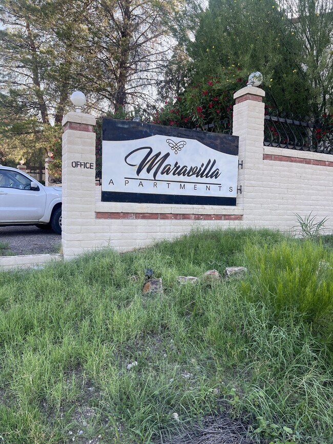 Building Photo - 797 W Mesa Verde Dr