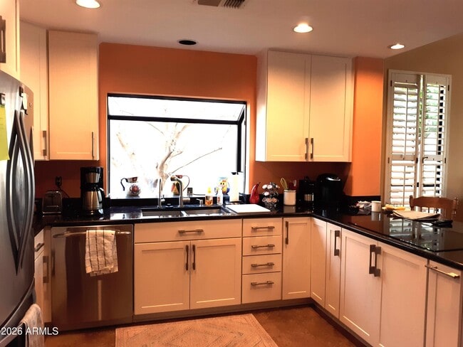 Building Photo - 10537 E Cedar Waxwing Dr