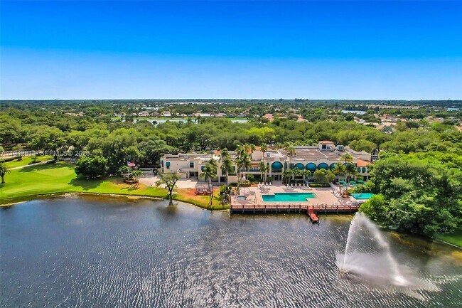 Building Photo - 9340 Lagoon Pl