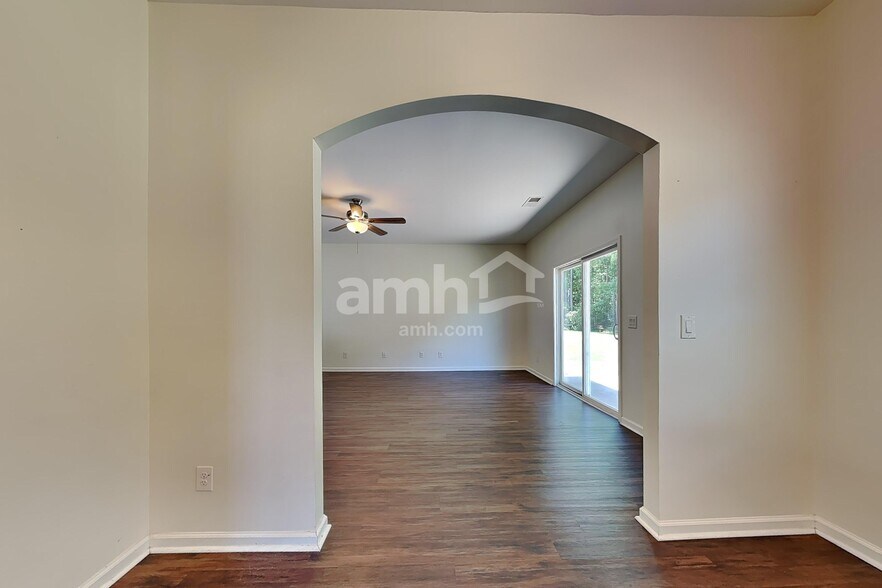 Building Photo - 37 Sand Live Oak Dr
