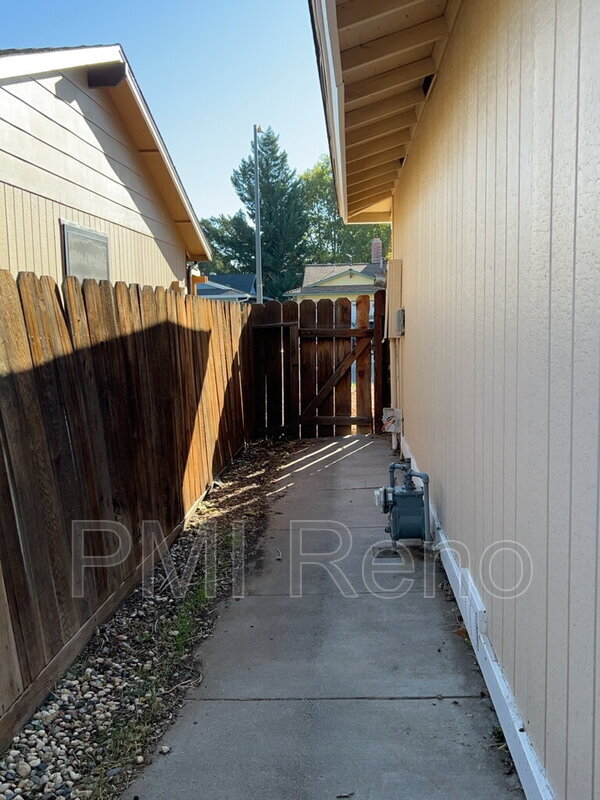 Building Photo - 3191 Shari Way