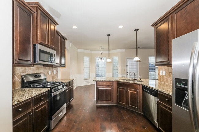 Building Photo - 576 Camano Way