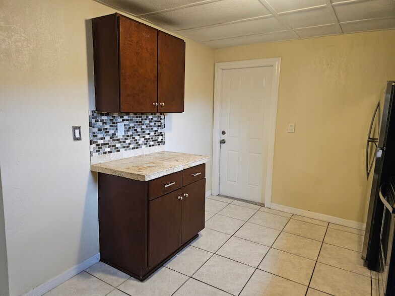 Building Photo - 9804 N 11th St