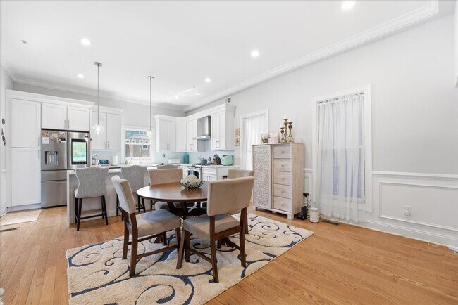 Building Photo - 41 Bentley Ave