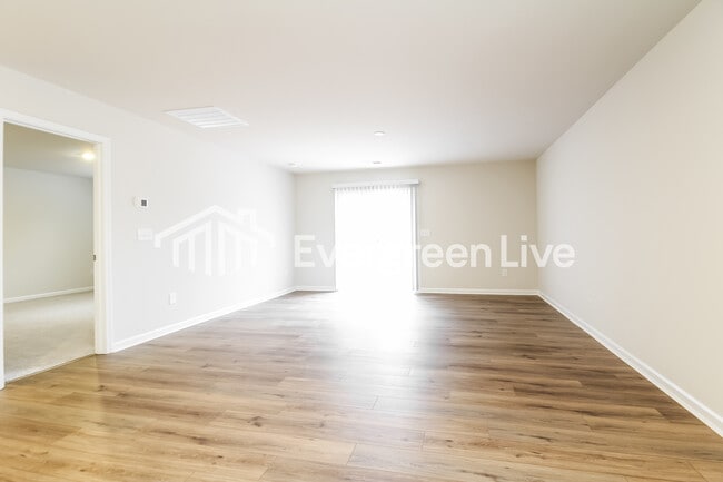 Building Photo - now