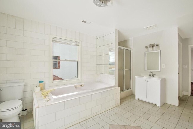 Building Photo - 6561 Shady Side Rd