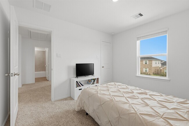 Building Photo - 17719 Winfall Dr