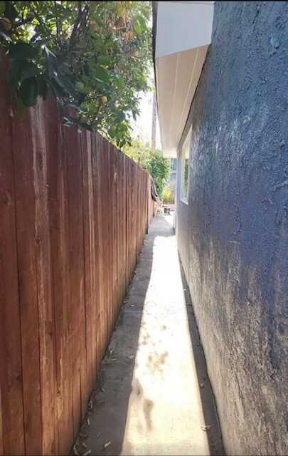 Building Photo - 6431 Roble Ave