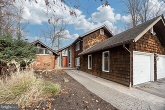 Building Photo - 1104 Tinker Hill Ln