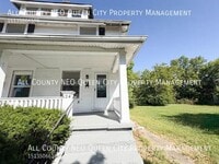Building Photo - 124 Wroe Ave