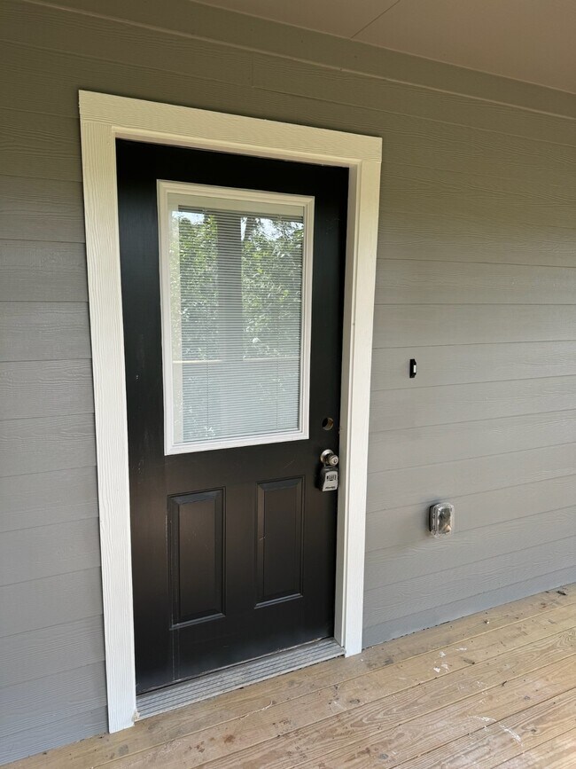 Building Photo - 10110 Barberry St