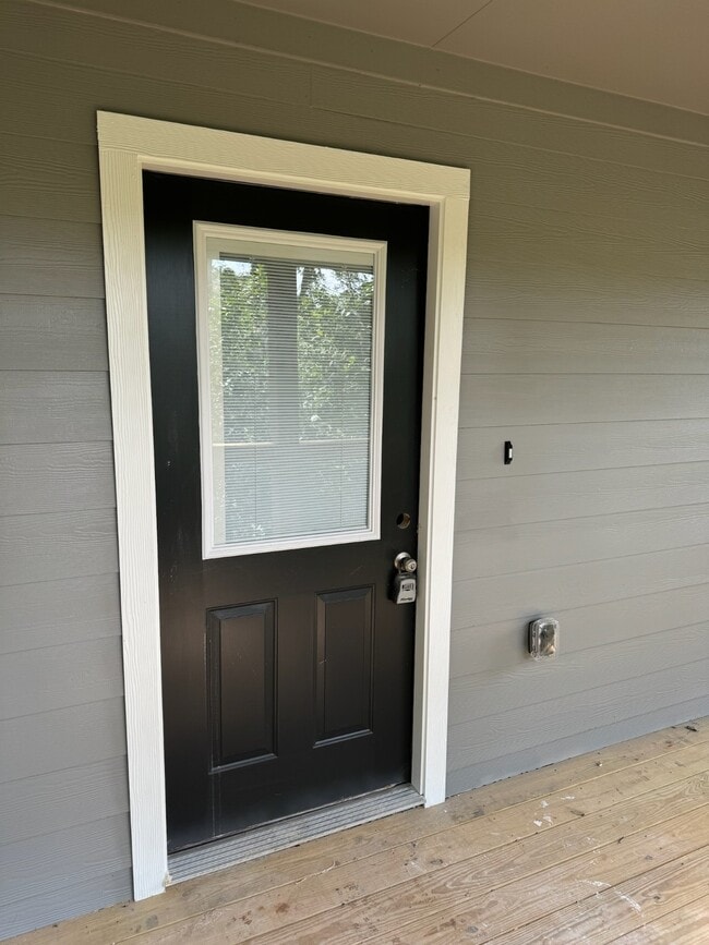 Building Photo - 10112 Barberry St