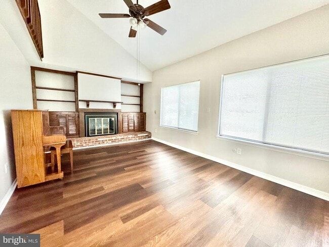 Building Photo - 39 S Turnberry Dr