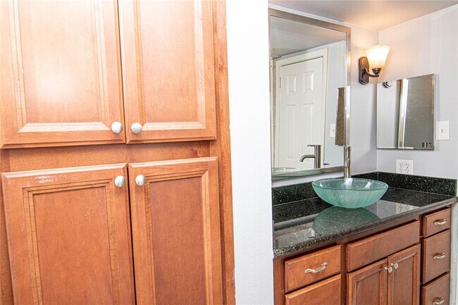 Building Photo - 3402 Timmons Ln