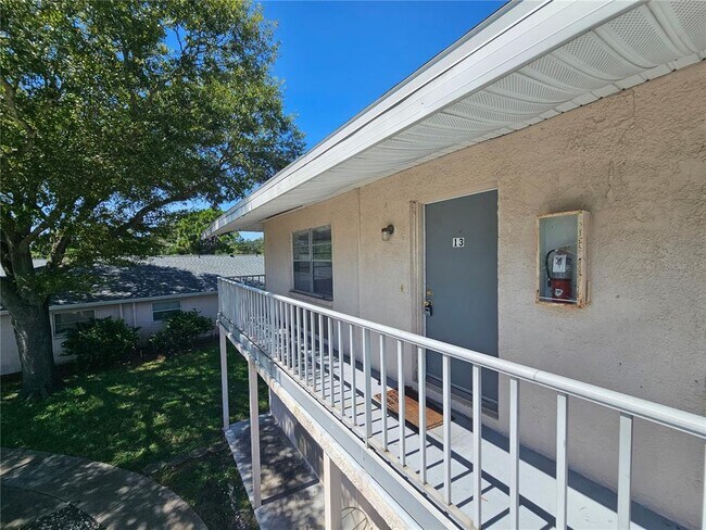 Building Photo - 209 Northwest Jefferson Cir N