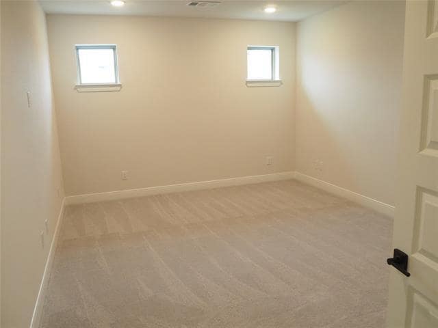 Building Photo - 2613 Rosewood Wy