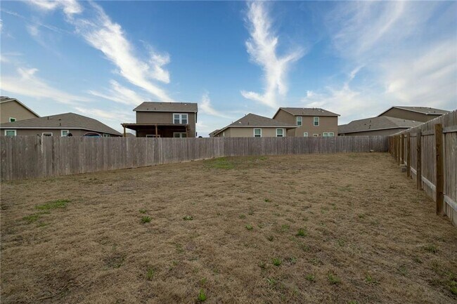 Building Photo - 329 Flower Smith Ln