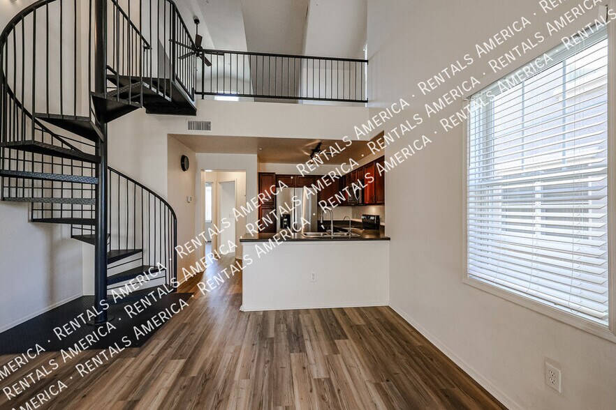 Building Photo - 4057 E Windsor Dr