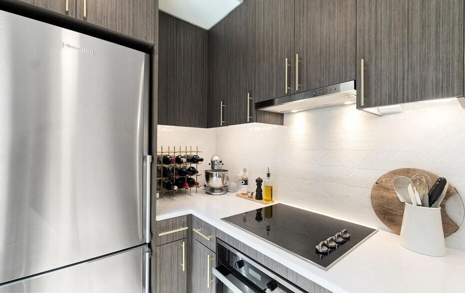 Kitchen - 1211 Van St SE