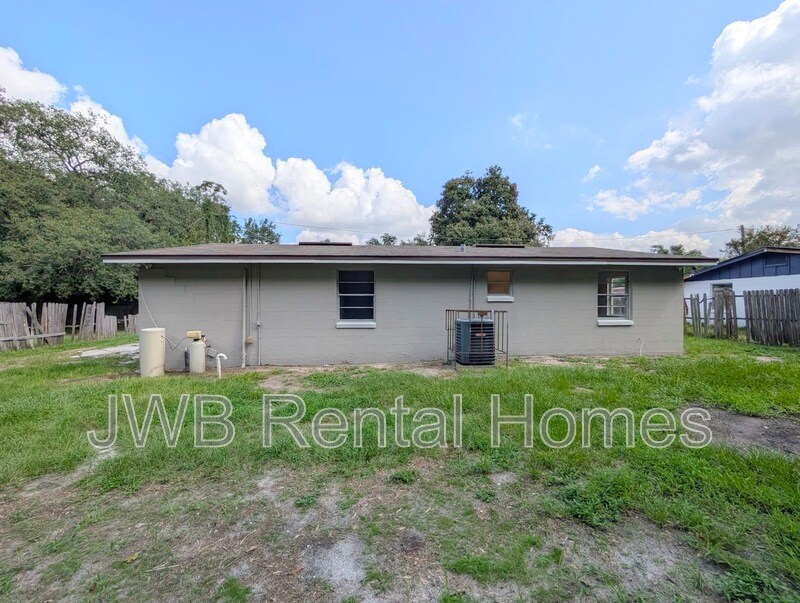 Building Photo - 5742 Newberg Ln