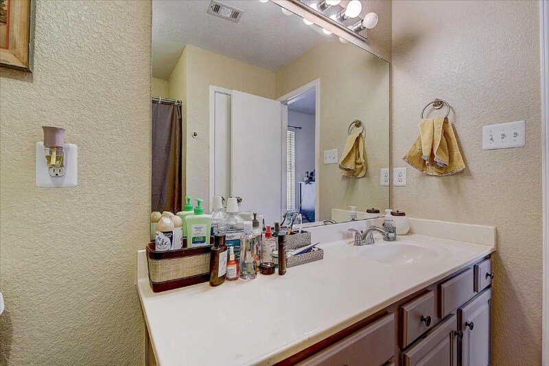 Building Photo - 4904 Diamond Trace Trail