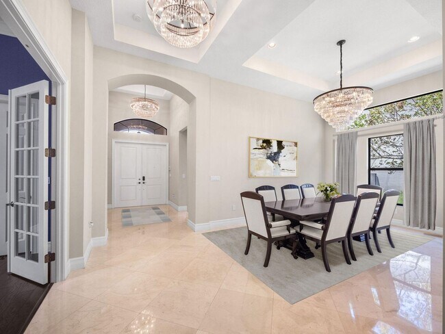 Building Photo - 9931 Bozzano Dr