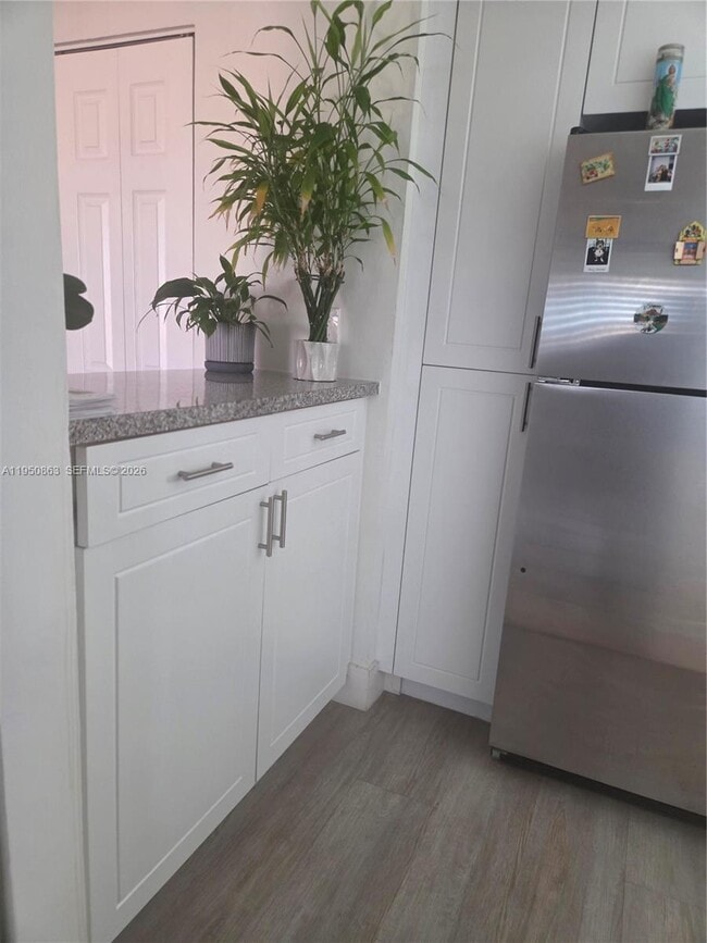 Building Photo - 8889 Fontainebleau Blvd