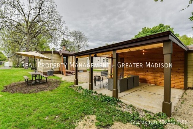 Building Photo - Beautiful fully remodeled House on Madison...