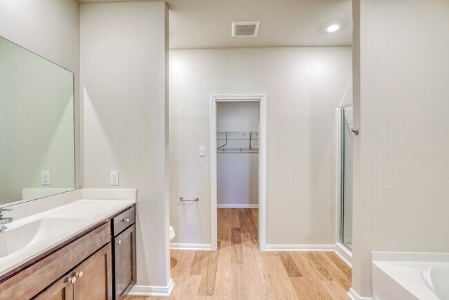 Building Photo - 409 Mustang Trot Dr