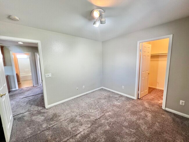 Building Photo - 43770 Campo Pl