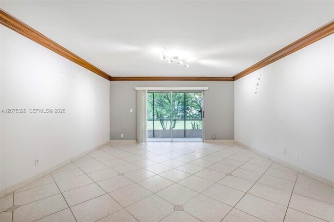 Building Photo - 709 Gardens Dr