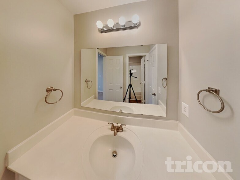 Building Photo - 2187 Erin Ln