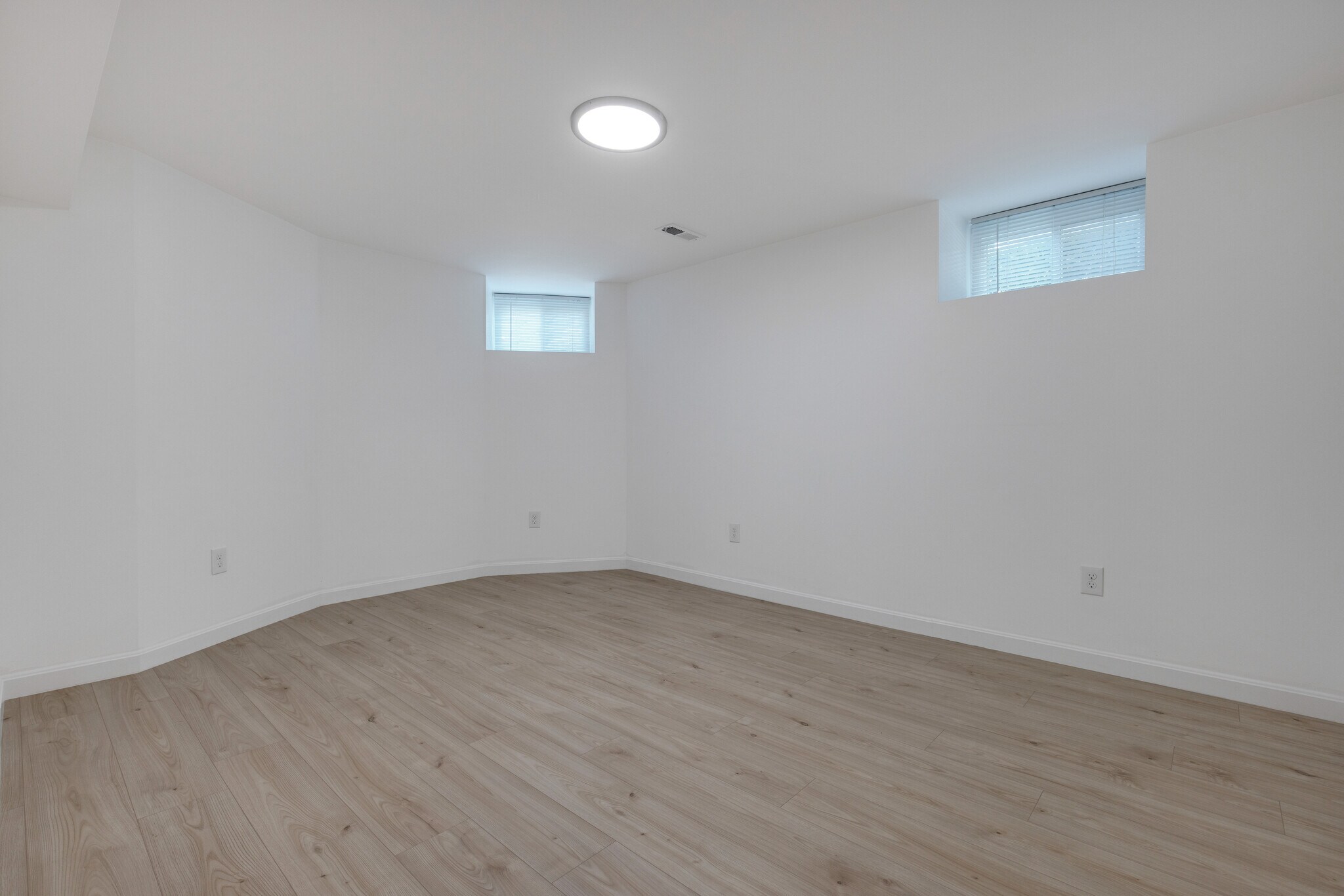 Building Photo - 24 Bentley St
