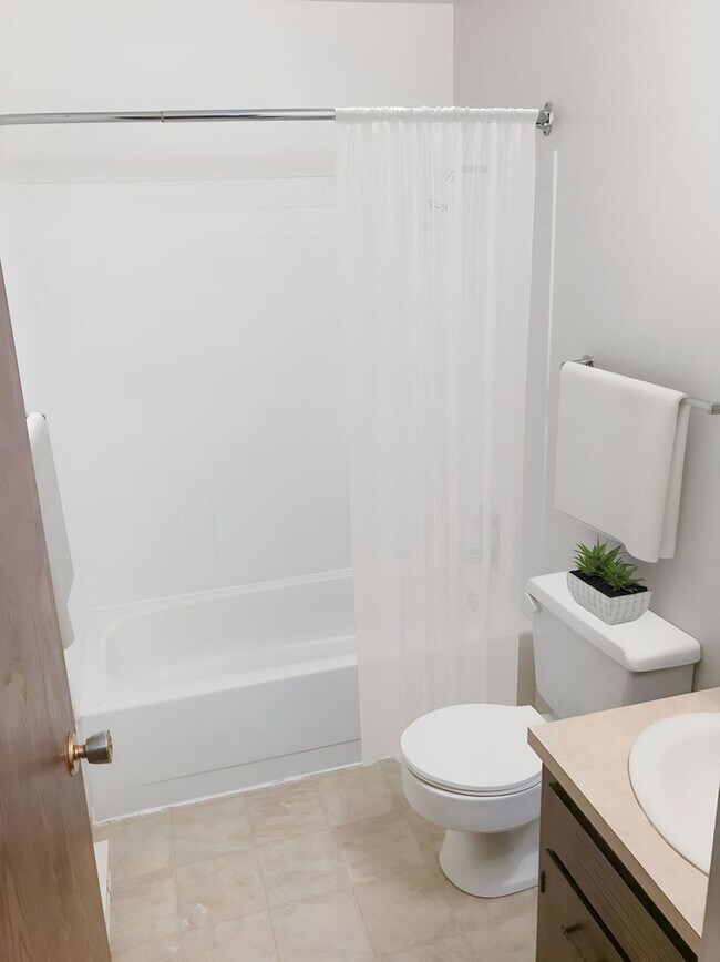 Building Photo - Selah Called- It Wants You to Live Here! *$500 OFF!!*