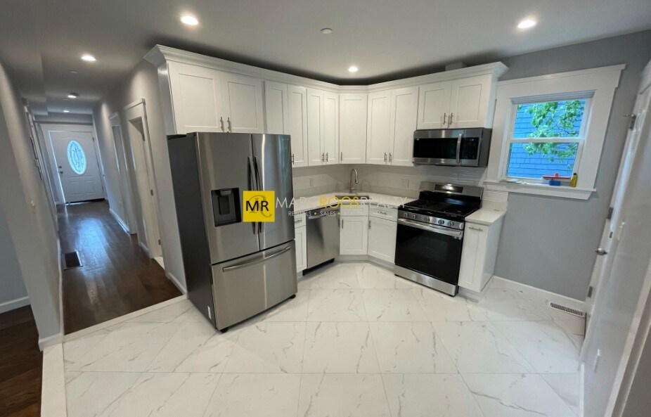 Building Photo - 31 Raymond Ave