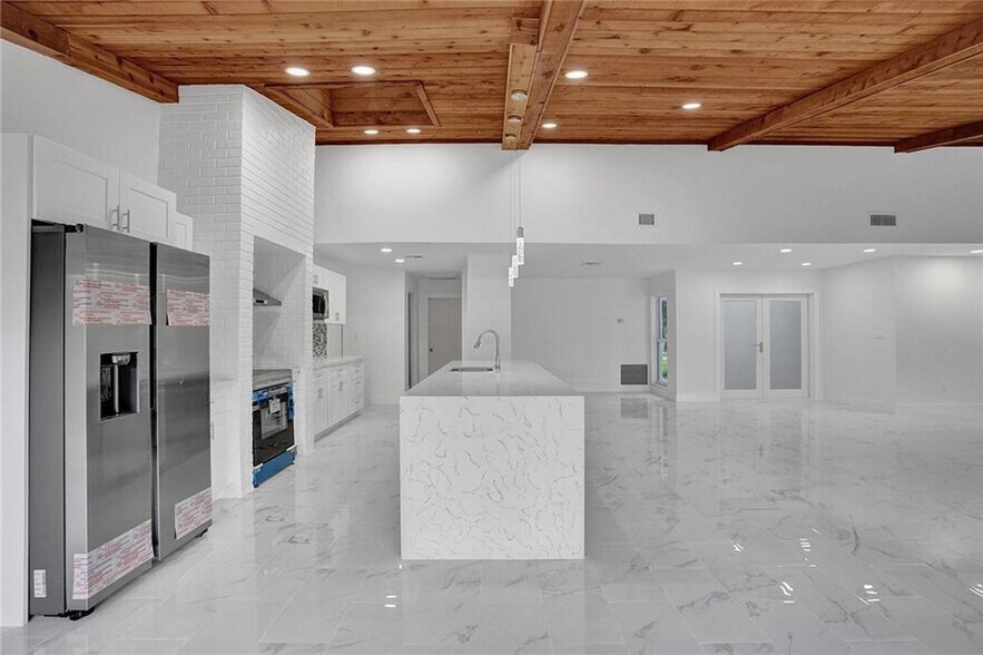 Building Photo - 8060 NW 45th St