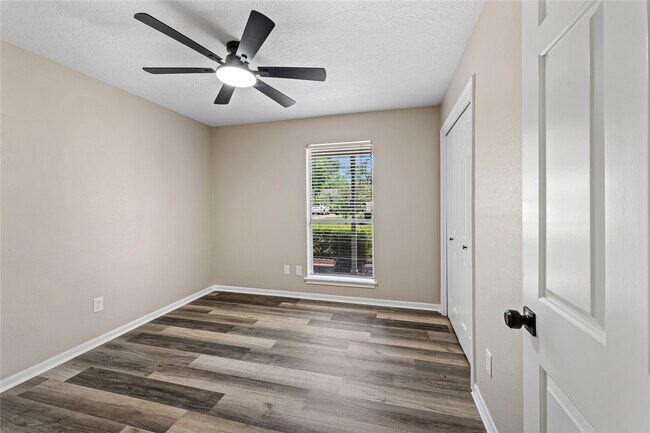 Building Photo - 8219 Winding Meadow Ct